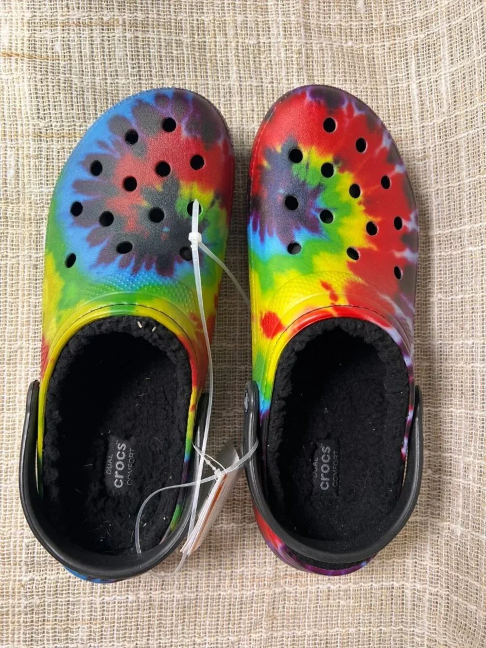 Crocs Unisex Adult Classic Rainbow Tie Dye Lined Clogs Fuzzy Slippers US 12 Mens
